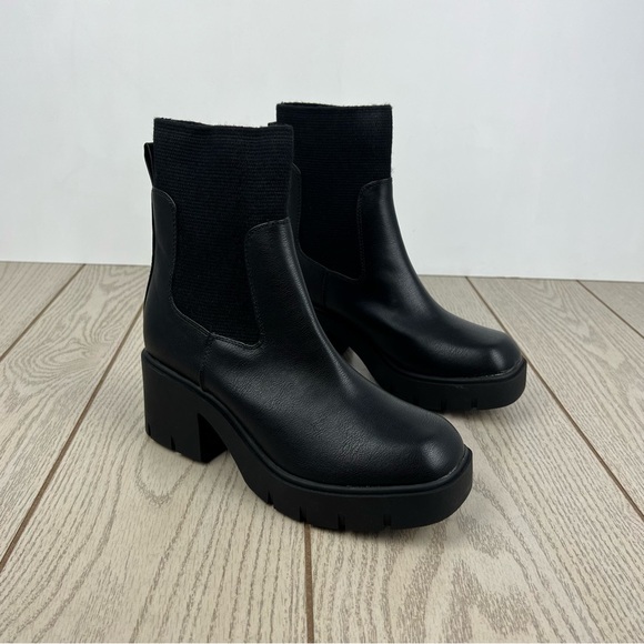 Sun + Stone Women's Verityy Pull-On Lug Chelsea Boots 7.5M Black Faux Leather - Picture 1 of 7